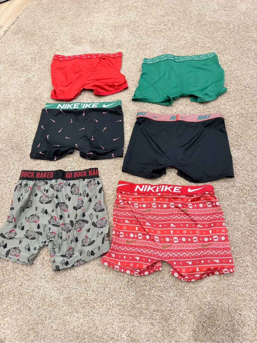 Boys Nike Boxers size youth large Christmas print set 6 Very clean no spots